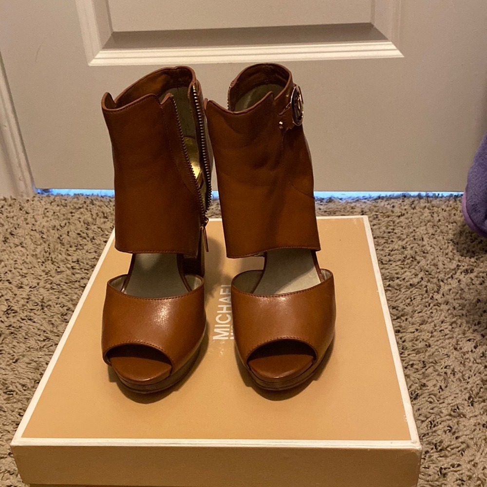 Michael Kors, 4 inch heels